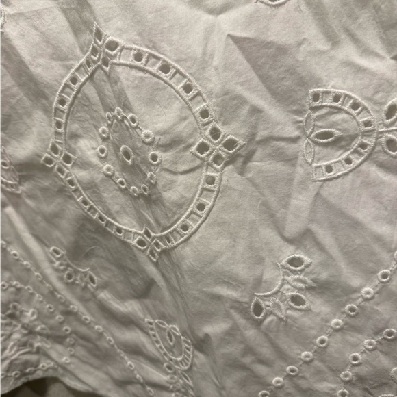 Maurices White 100% Cotton Embroidered Eyelet Blouse Size M - Picture 6 of 9